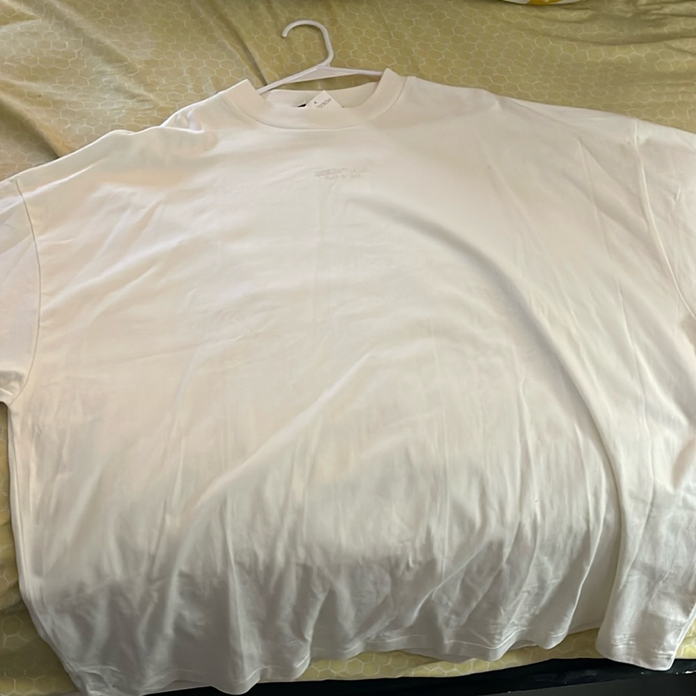 Essentials Fear of God T-Shirt. Brand new